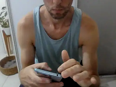 willyhot hot online show from March 31, 7:05 pm