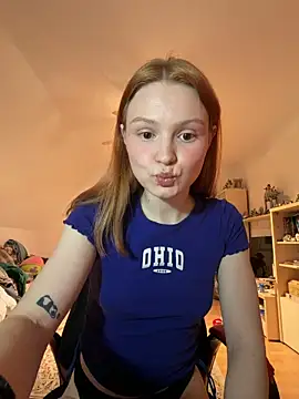 Snapshot of mad_girlygirl chatting on February 14, 9:48 pm mad girlygirl online show from February 14, 9:48 pm