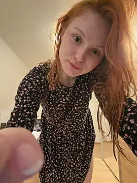 Snapshot of mad_girlygirl chatting on February 8, 8:17 pm mad girlygirl online show from February 8, 8:17 pm