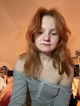 Snapshot of mad_girlygirl chatting on February 10, 9:03 pm mad girlygirl online show from February 10, 9:03 pm