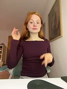 Snapshot of mad_girlygirl chatting on February 7, 8:06 pm mad girlygirl online show from February 7, 8:06 pm