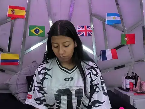 Snapshot of Vaneline2 chatting on July 4, 2:10 pm Vaneline2 online show from July 4, 2:10 pm