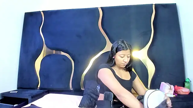 Vaneline2 online show from May 20, 2:14 pm