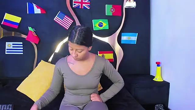 Snapshot of Vaneline2 chatting on June 17, 2:05 pm Vaneline2 online show from June 17, 2:05 pm
