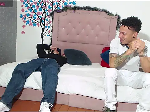 Snapshot of Damian20261 chatting on February 25, 2:39 pm Damian20261 online show from February 25, 2:39 pm