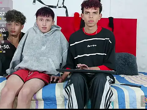 Snapshot of Damian20261 chatting on February 7, 1:30 pm Damian20261 online show from February 7, 1:30 pm