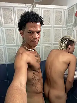 MaxyRyan online show from April 5, 3:51 pm