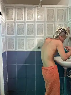 MaxyRyan online show from April 14, 1:16 pm