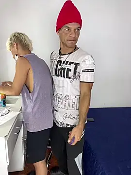 MaxyRyan online show from February 27, 1:00 pm