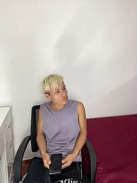 MaxyRyan online show from March 9, 12:20 pm