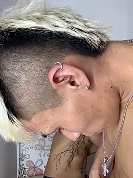 MaxyRyan online show from March 25, 7:02 pm