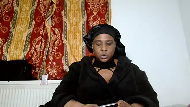 CurvySashia online show from March 2, 12:11 am