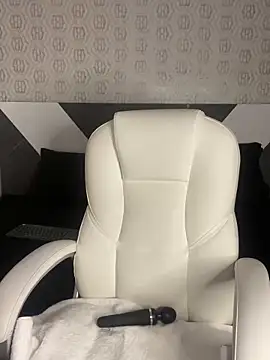 Snapshot of Mia_rivers__ chatting on February 12, 7:02 pm Mia rivers online show from February 12, 7:02 pm