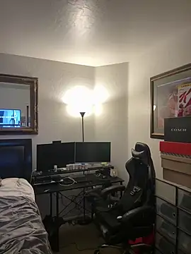 austincummings online show from March 29, 5:25 pm