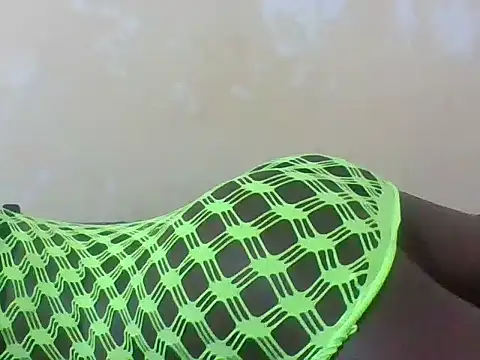 Snapshot of petitelavishey chatting on February 11, 11:54 am petitelavishey online show from February 11, 11:54 am