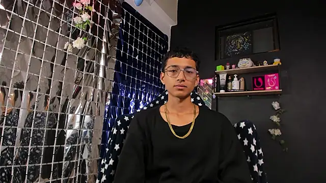 Snapshot of _Josh_Moon_ chatting on February 16, 6:39 pm Josh Moon online show from February 16, 6:39 pm