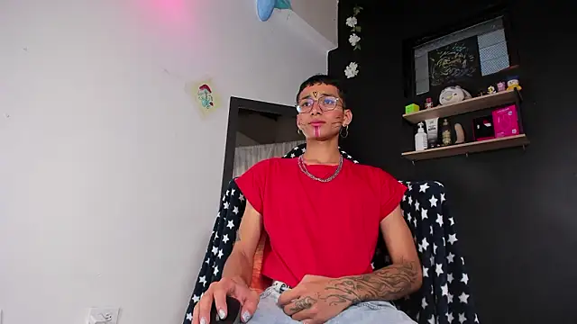 Snapshot of _Josh_Moon_ chatting on February 6, 5:09 pm Josh Moon online show from February 6, 5:09 pm