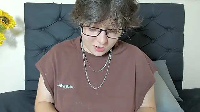  Daarcy  online show from March 17, 3:31 am