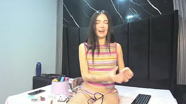 Snapshot of LunaSmithly chatting on February 23, 3:12 pm LunaSmithly online show from February 23, 3:12 pm