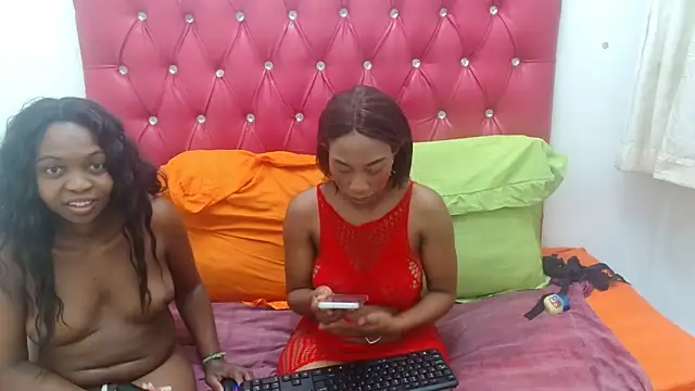 Snapshot of ExoticLenny32 chatting on February 15, 12:26 pm ExoticLenny32 online show from February 15, 12:26 pm