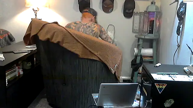 F D R  online show from March 14, 8:53 am