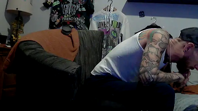 Snapshot of F_D_R_ chatting on February 4, 8:59 pm F D R online show from February 4, 8:59 pm