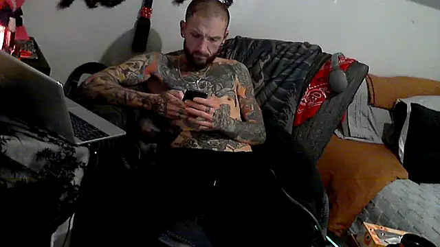 Snapshot of F_D_R_ chatting on February 12, 12:16 pm F D R online show from February 12, 12:16 pm