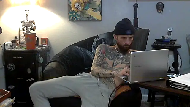 Snapshot of F_D_R_ chatting on March 4, 5:04 am F D R online show from March 4, 5:04 am