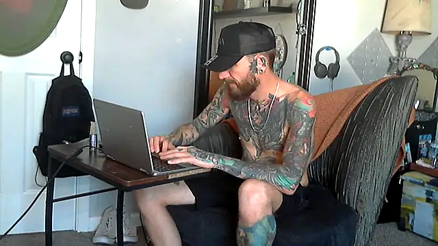 Snapshot of F_D_R_ chatting on February 24, 5:58 pm F D R online show from February 24, 5:58 pm