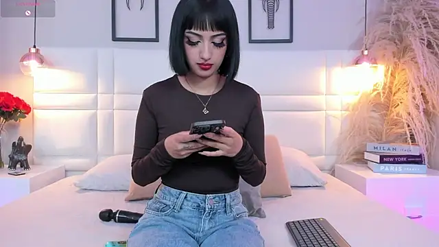 RaquelHyde  online show from May 1, 12:21 pm