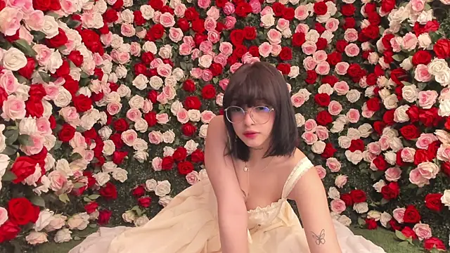 salome velour online show from June 3, 12:39 pm