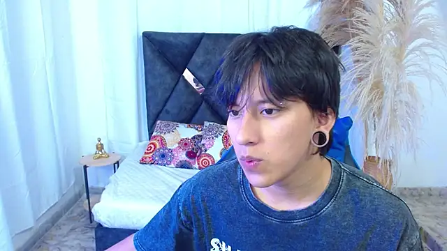 nikoo 18 online show from February 24, 1:45 pm