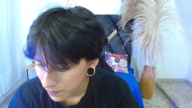 nikoo 18 online show from March 10, 1:26 pm