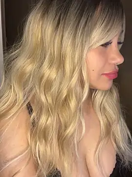 JulietaRous online show from March 14, 3:45 am