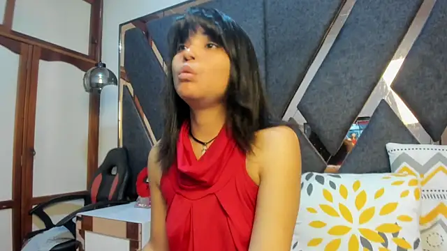 Snapshot of Maggyx chatting on February 9, 1:31 pm Maggyx online show from February 9, 1:31 pm