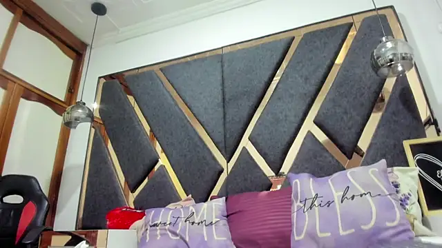 Snapshot of Maggyx chatting on February 12, 1:22 pm Maggyx online show from February 12, 1:22 pm