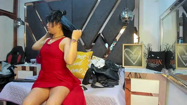 Snapshot of Maggyx chatting on February 14, 1:44 pm Maggyx online show from February 14, 1:44 pm