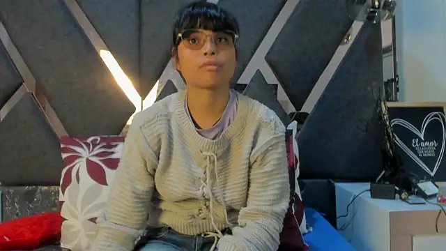 Maggyx online show from May 9, 1:25 pm