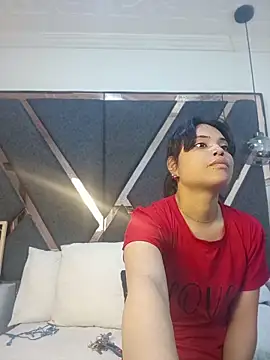Maggyx online show from June 17, 1:54 pm