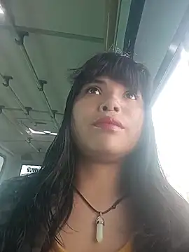 Maggyx online show from April 13, 1:15 pm