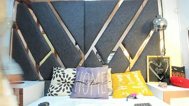 Maggyx online show from March 18, 1:35 pm