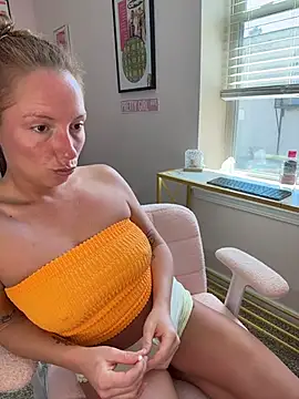 mooviebaby online show from April 24, 8:00 pm