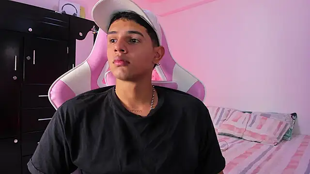 Snapshot of Adrian_Prime_ chatting on February 18, 7:21 pm Adrian Prime online show from February 18, 7:21 pm