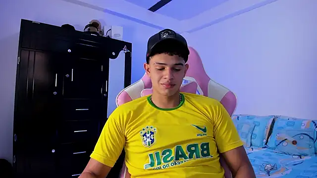 Snapshot of Adrian_Prime_ chatting on February 28, 6:29 pm Adrian Prime online show from February 28, 6:29 pm