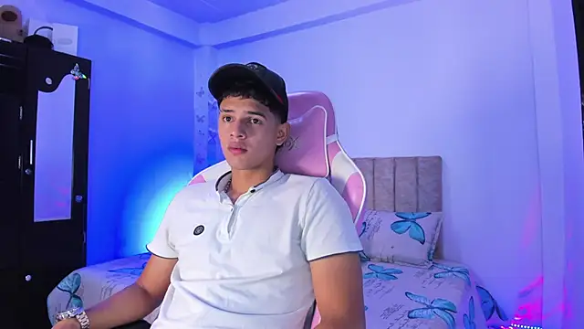 Adrian Prime  online show from March 29, 7:04 pm