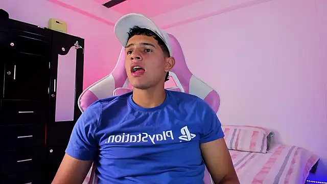 Snapshot of Adrian_Prime_ chatting on February 13, 6:52 pm Adrian Prime online show from February 13, 6:52 pm