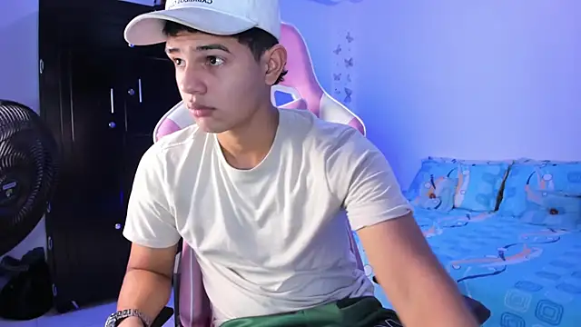 Snapshot of Adrian_Prime_ chatting on February 25, 8:08 pm Adrian Prime online show from February 25, 8:08 pm