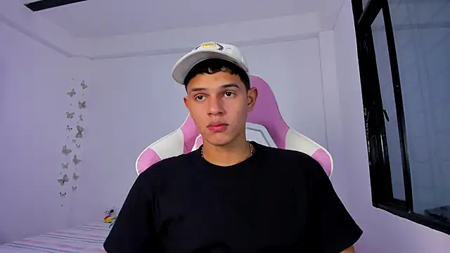 Snapshot of Adrian_Prime_ chatting on February 12, 6:51 pm Adrian Prime online show from February 12, 6:51 pm