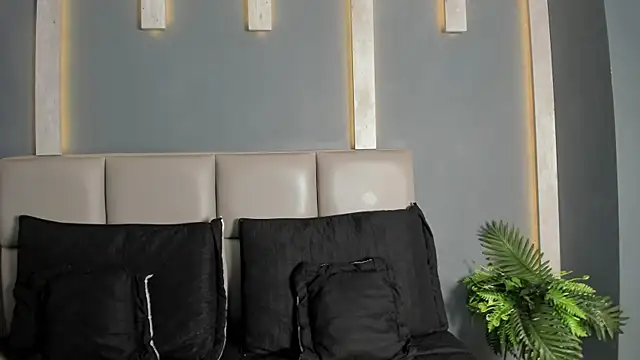 Snapshot of TSExoticFuck chatting on March 3, 7:54 pm TSExoticFuck online show from March 3, 7:54 pm