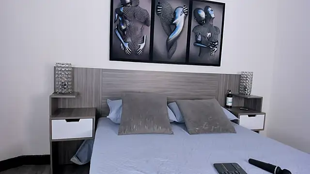 Dulce M  online show from April 9, 7:53 pm